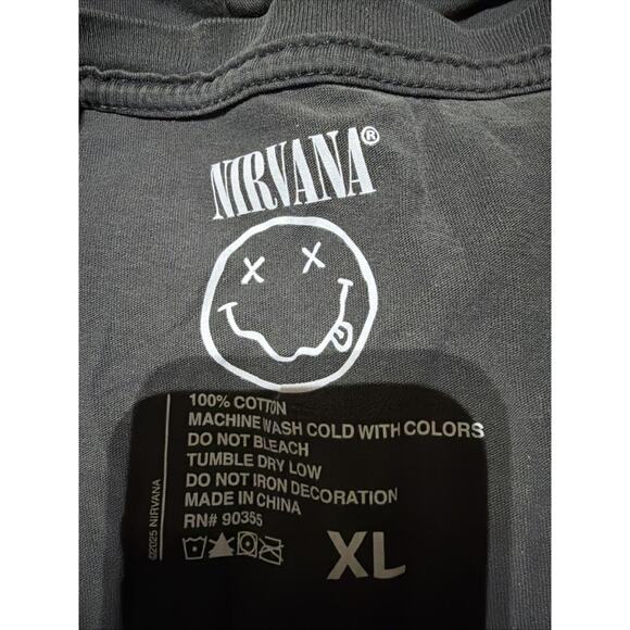 Nirvana Unplugged Relaxed Graphic Tee With Playlist On Back Unisex XL - Picture 5 of 5